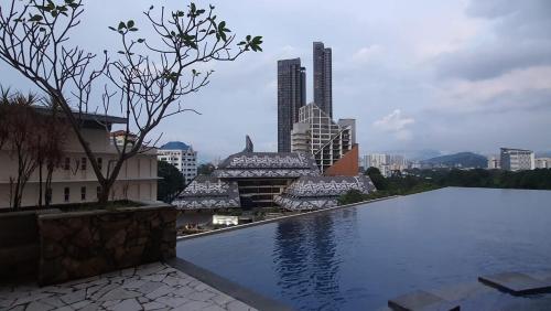 Swimming pool, Homestay Jalan Tun Razak walking distance IJN, HKL, MRT Station, KPJ, PERKESO, Bernama, Tabung Darah near Taman Tasik Titiwangsa
