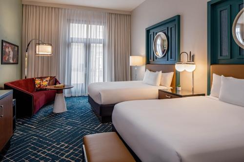 Queen Room with Two Queen Beds and View image 2