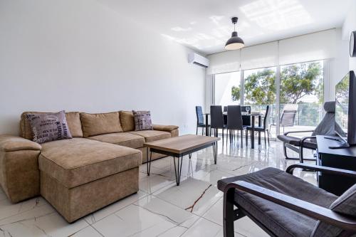 Aneto Spiti 2-BR Apt in Larnaca.