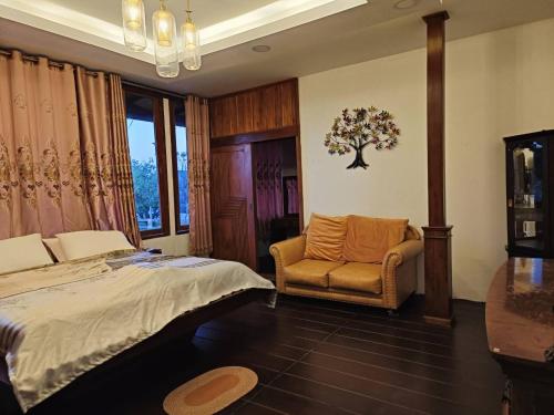 room detail thumbnail 1