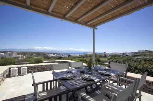 Kallisti Elia · Serene holiday villa - Views, nr Best family Beach Paros