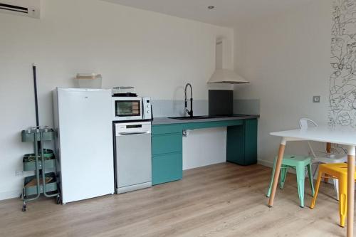 L'endroit : Studio de jardin adapté PMR 40m2 (L'endroit : Studio de jardin adapte PMR 40m2) in Aigrefeuille-d'Aunis