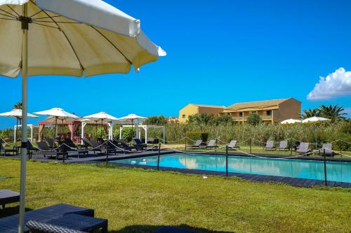 泳池, Falconara Greenblu Resort in 布泰拉