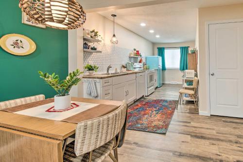 Stylish Vacation Rental - Walk to ISU! in Normal, USA