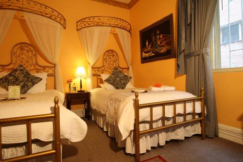 Double Room with Two Double Beds image 4