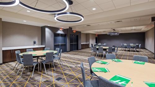 Holiday Inn - Clarksville Northeast , an IHG Hotel