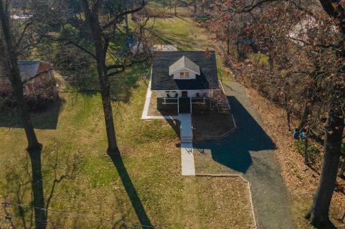 Cottage on Main in Lansdale, USA