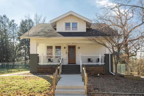 Cottage on Main in Lansdale, USA