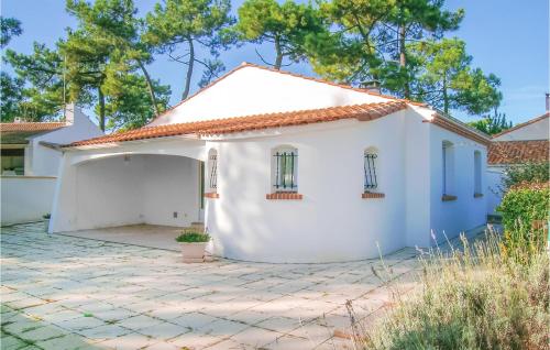 Three-Bedroom Holiday Home In La Tranche Sur Mer - Location saisonnière - La Tranche-sur-Mer