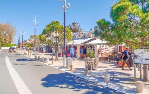 Three-Bedroom Holiday Home in La Tranche sur Mer - image 5