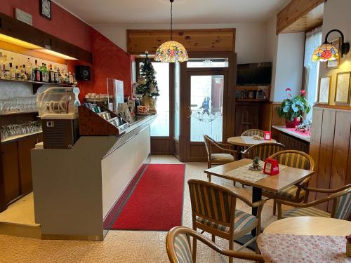 Hotel Americana in Serina