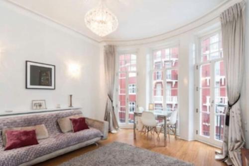Elegant Bright Central London Flat - sleeps 5, Londres