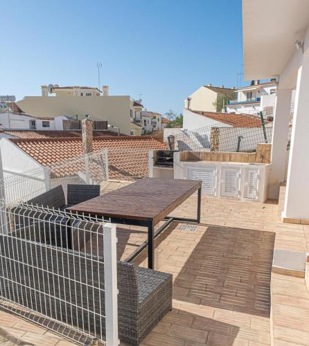 Terraza/balcón, Cozy Pool House in Carvoeiro City Center