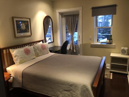 1 queen bed