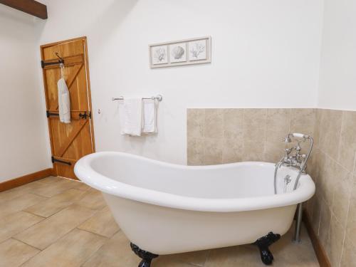 ทัศนียภาพภายนอกโรงแรม, Barn Cottage in ออลโฟรด