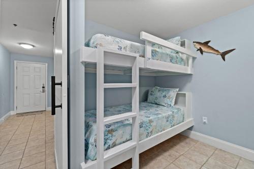 Laketown Wharf Resort #1518 by Book That Condo - image 10