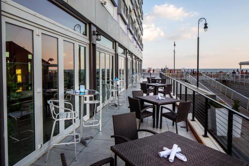 Restaurant, Allegria Hotel in Long Beach