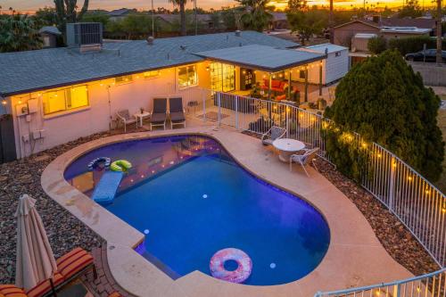 Pet-Friendly Phoenix Retreat with Pool and Fire Pit!