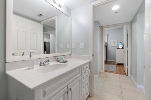 Collier Condo #202 - image 10