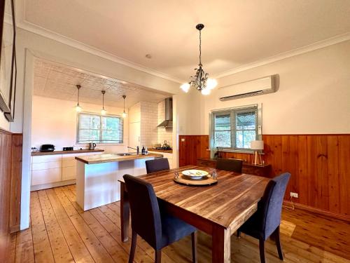 Cherry Blossom Cottage - Beechworth-Getaways