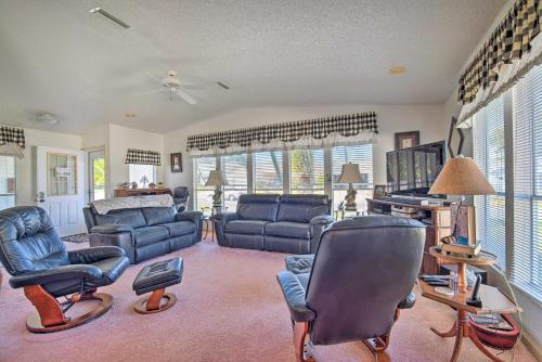 Lady Lake House with Lanai and Community Pool! in ليدي ليك