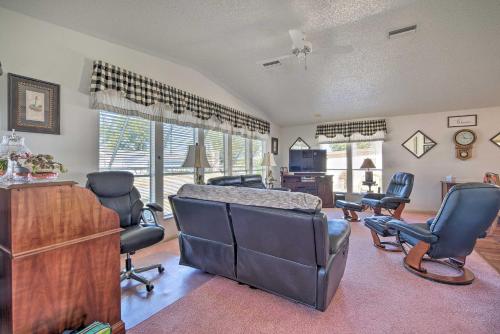 Lady Lake House with Lanai and Community Pool! in Lady Lake