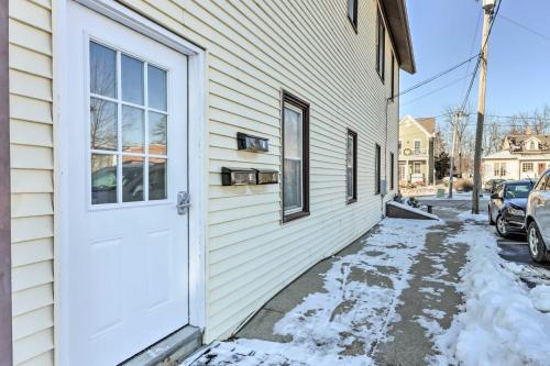 Cozy Delafield Apartment - Walk to Lake! in Delafield