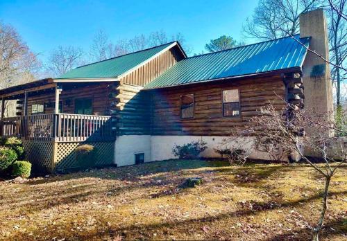 Clydes Cabin: Spacious & Pet-Friendly near Clayton