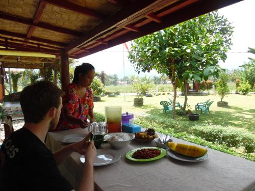 LANDBOW GREEN VILLAGE Homestay Trekking & Village Tour