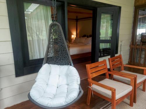 ระเบียง/ชานเรือน, The Riverside Inn in โบกูเอเต