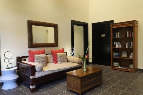 สิ่งอำนวยความสะดวกเพื่อการสันทนาการ, The Riverside Inn in โบกูเอเต