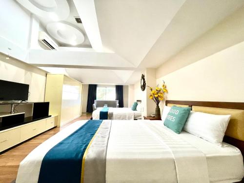 room detail thumbnail 1