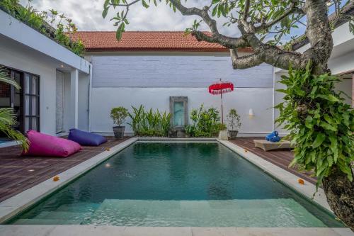 Villa Art Gecko, 2BR Private Villa with Pool walking distance to the Beach of Batu Belig in Seminyak