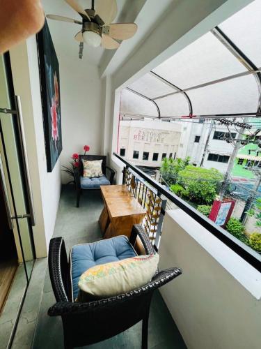 room detail thumbnail 1