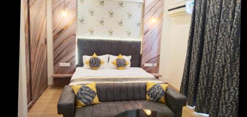 Deluxe Suite image 8