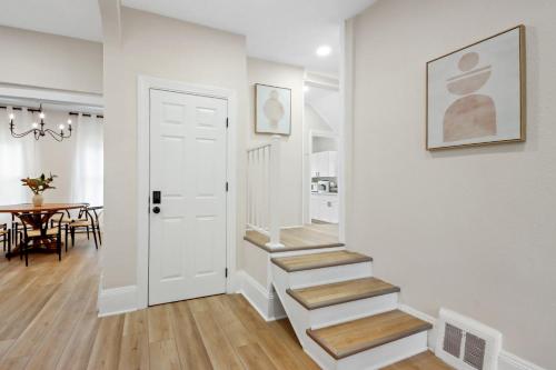 The Lakewood Belle: Family Friendly Home 10 minutes to Downtown!, Cleveland (photo 7)
