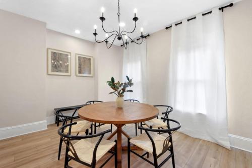 The Lakewood Belle: Family Friendly Home 10 minutes to Downtown!, Cleveland (photo 11)