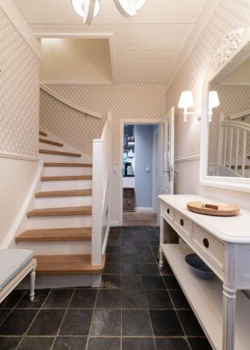 von-Deska-Countryhouses-Kapitaens-Fluegel - image 4