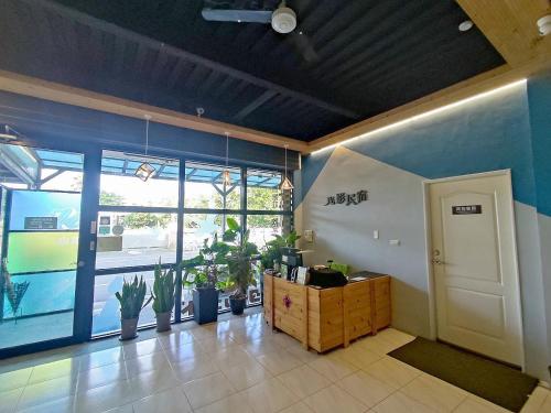 Exterior view, Light Shadow Hostel near Jingzaijiao Tile - Paved Salt Fields