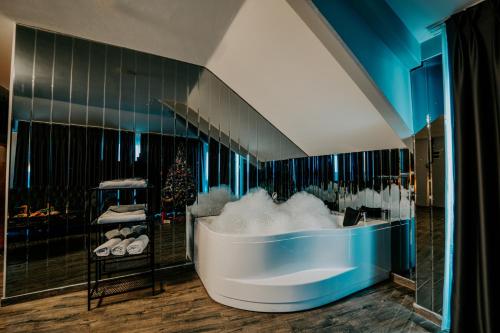 Hot tub, Grand Quars Hotel in Avcilar