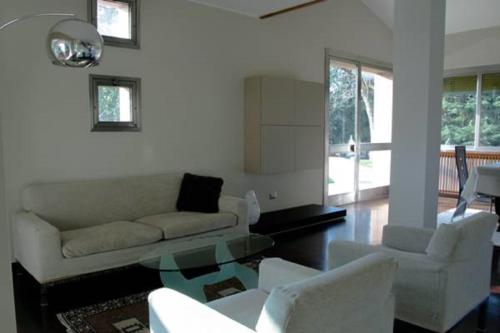 Villa Magnolie – Corbetta, DC