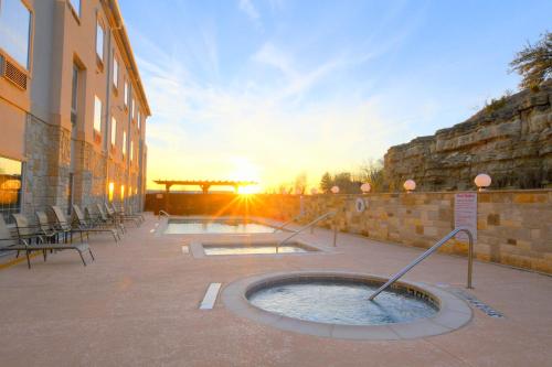 Baymont Inn & Suites by Wyndham Glen Rose