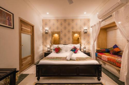 Deluxe Double or Twin Room image 5