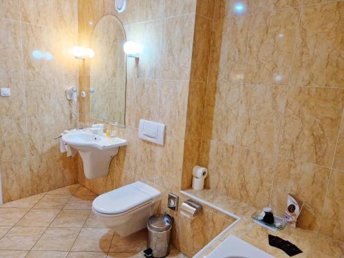 ROMANTIK HOTEL ELEONORA - image 11