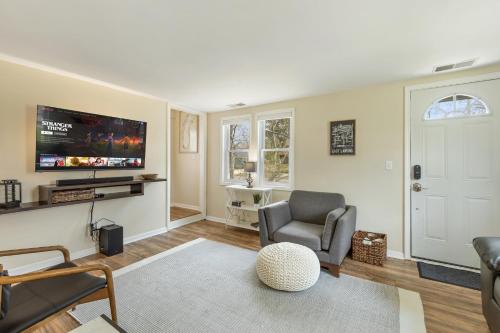 Perfect Location Walk to MSU Campus High End Mattresses Fast Wi-Fi Perfect Location Walk to MSU Campus High End Mattresses Fast Wi-Fi