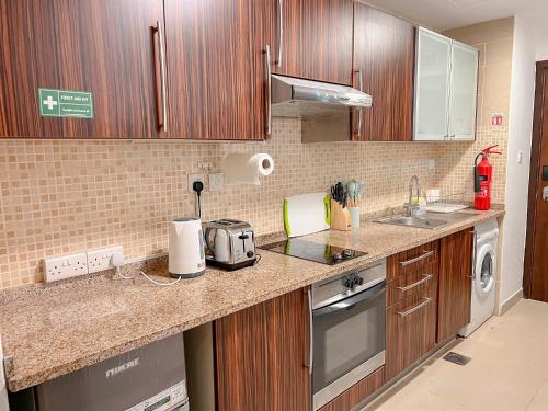 Cosmos Living Elegant Studio Near Metro, Dubai (photo 9)