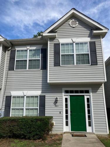 3 br townhouse, less than 1 mile from The Masters