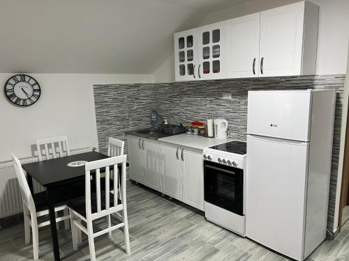 Konyha, Aster Apartments in Surčin