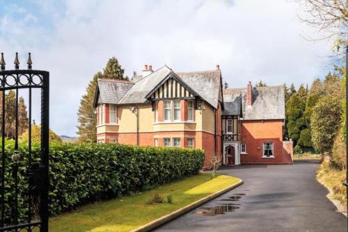 Country Mansion - Private Annexe in Pumpsaint