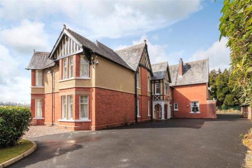 Country Mansion - Private Annexe in Pumpsaint